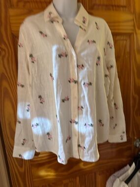 cupcakes & cashmere White Button-Front Floral Shirt
